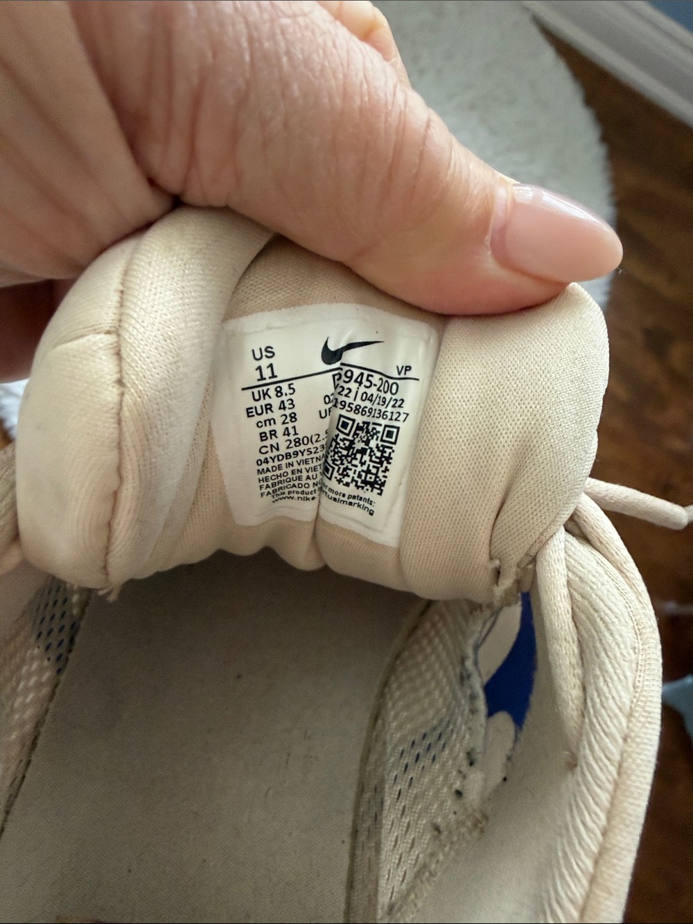Nike Women’s Beige Sneakers with Orange Swoosh - Picture 3 of 5